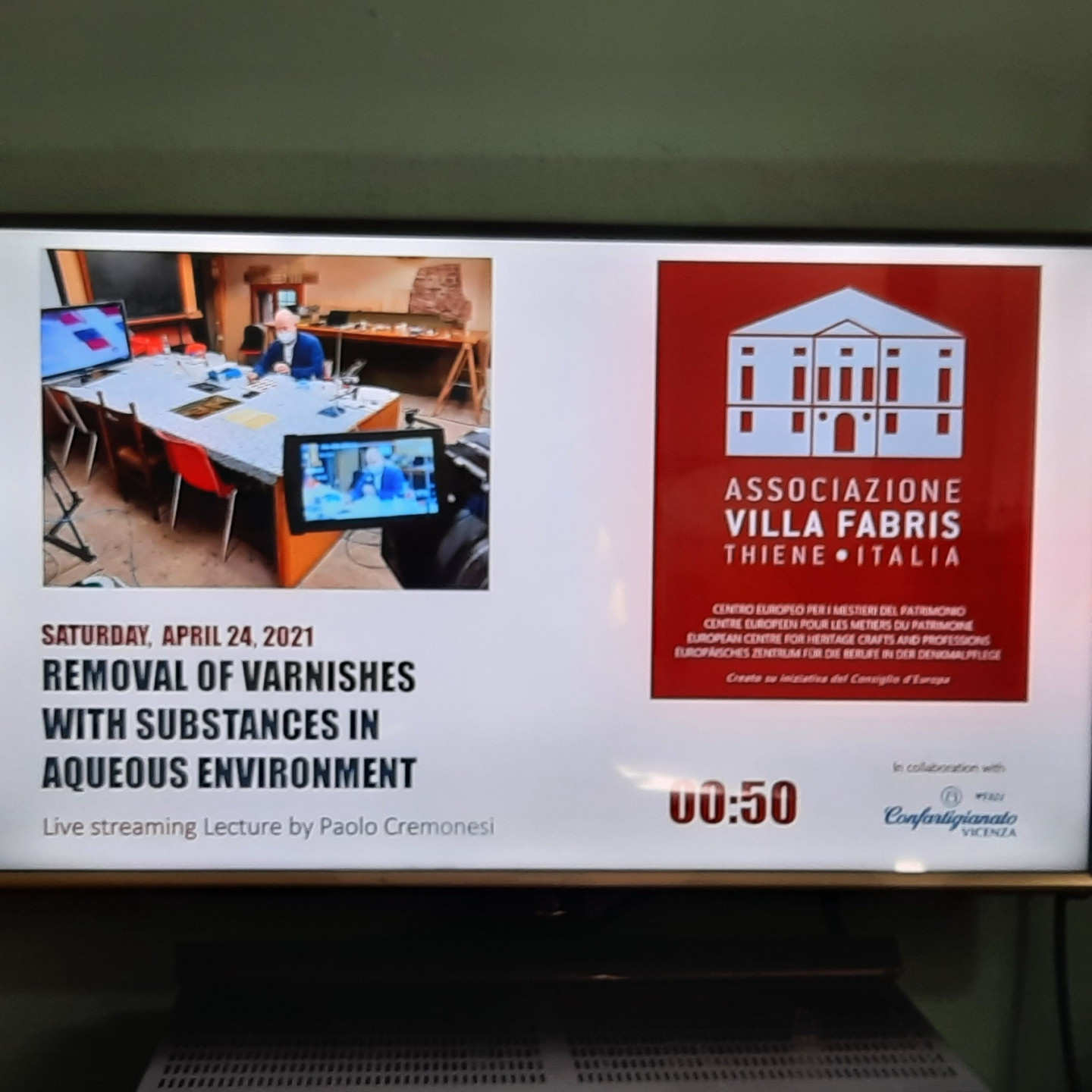 Removal of Varnishes in Aqueous Environment