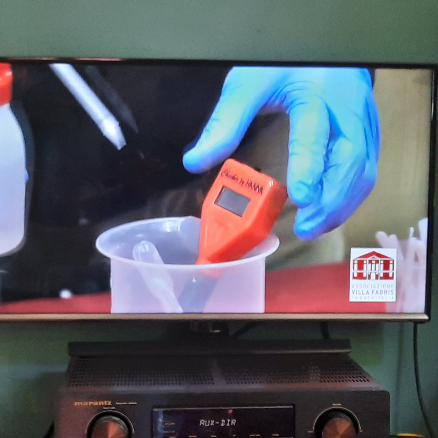 Removal of Varnishes in Aqueous Environment